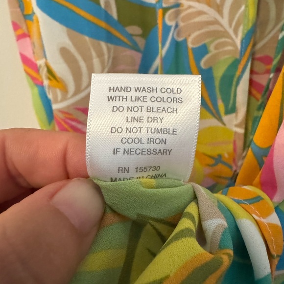 Rose & Olive tropical sleeveless top - Picture 3 of 4